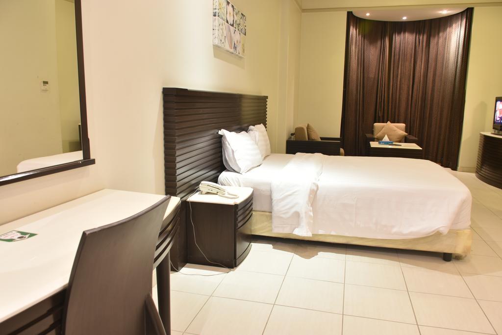 Al Tayyar Suites & Hotel Apartments - ריאד מראה חיצוני תמונה