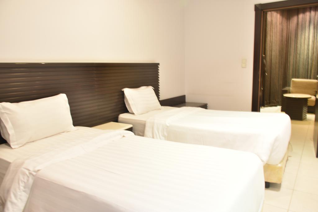 Al Tayyar Suites & Hotel Apartments - ריאד מראה חיצוני תמונה